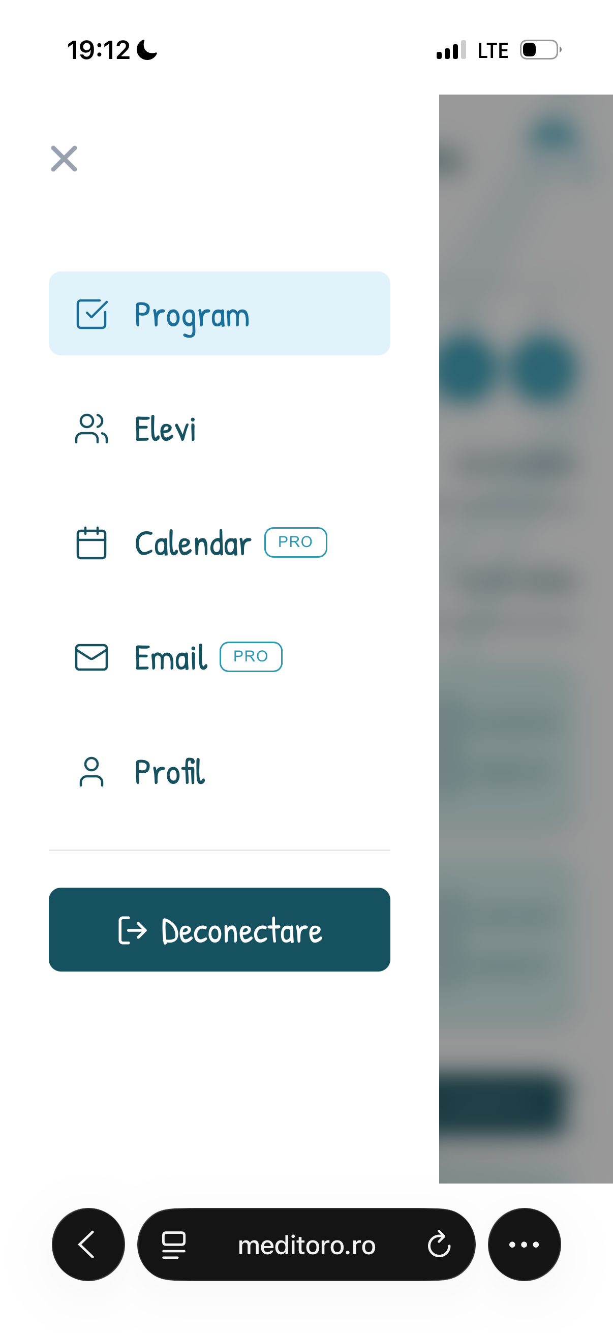 3. Prin meniul lateral ai acces rapid la toate functionalitatile aplicatiei pentru profesori particulari.